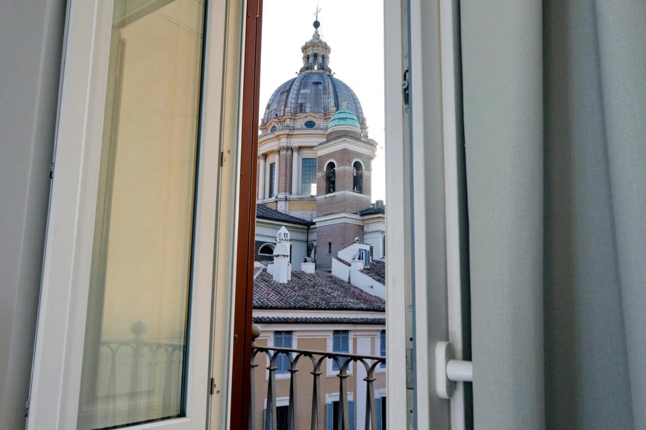 Della Croce Luxury Hotell Rom Exteriör bild